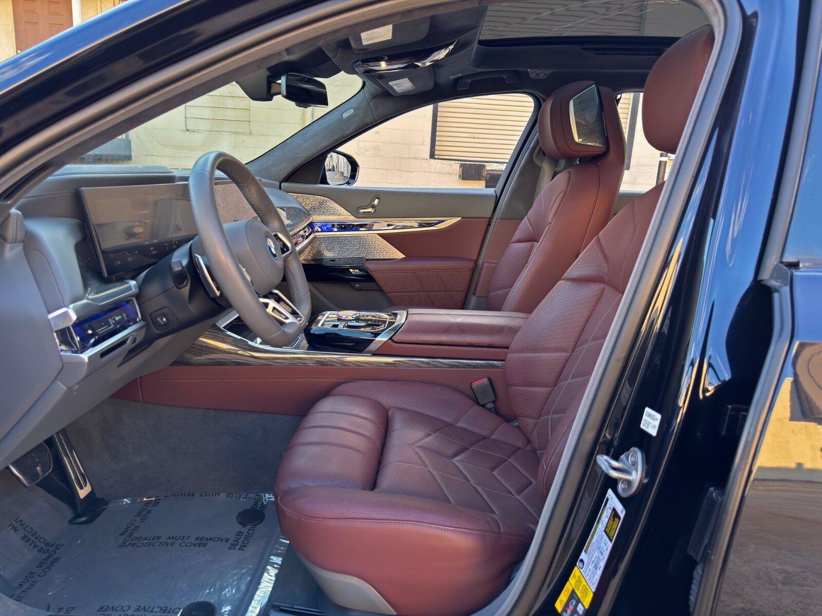 Used 2023 BMW i7 xDrive60 AWD/4WD image 17