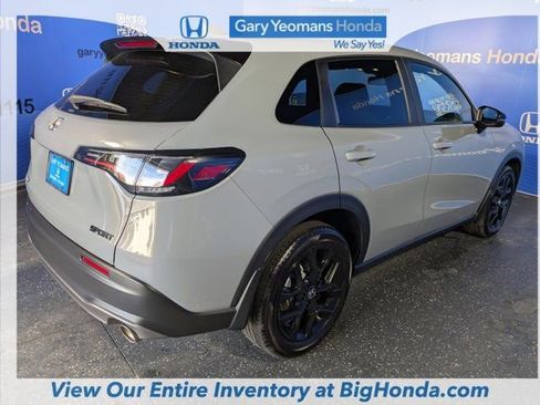 Certified 2025 Honda HR-V Sport image 4