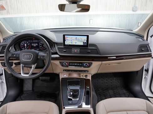 Used 2018 Audi Q5 2.0T Premium Plus w/ Premium Plus Package image 17