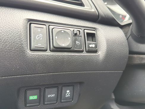 Certified 2017 Nissan Sentra NISMO w/ NISMO Premium Package FWD image 19