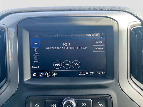 Used 2022 Chevrolet Silverado 1500 Custom image 14