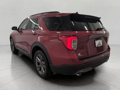 Used 2024 Ford Explorer XLT w/ Equipment Group 202A AWD/4WD image 21