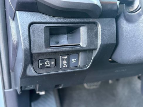 Used 2019 Toyota Tacoma TRD Off-Road image 12