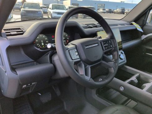 New 2026 Land Rover Defender 110 X-Dynamic SE image 2