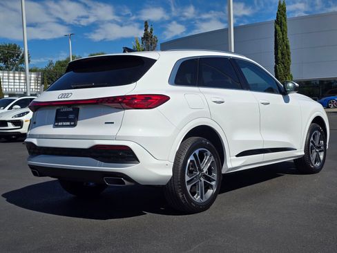 Certified 2025 Audi Q5 Premium w/ Convenience Package AWD/4WD image 5