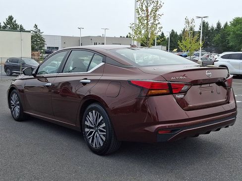 Used 2023 Nissan Altima 2.5 SV FWD image 4