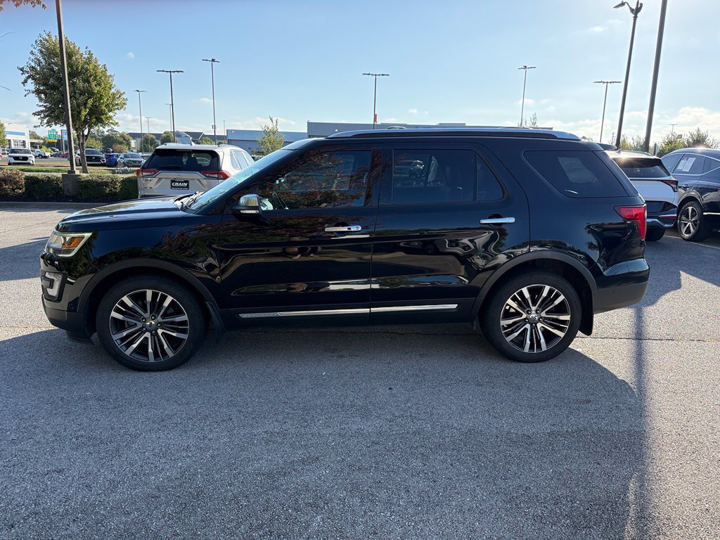 Used 2017 Ford Explorer Platinum AWD/4WD image 4