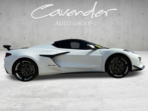 Used 2025 Chevrolet Corvette Z06 w/ Z07 Performance Package RWD image 17