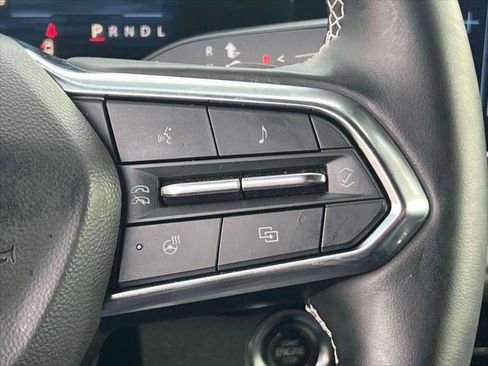 Used 2025 Chevrolet Traverse LT w/ Driver Confidence Package image 23