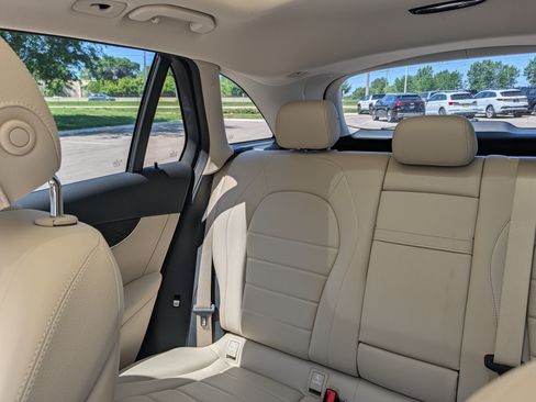 Used 2017 Mercedes-Benz GLC 300 4MATIC image 12