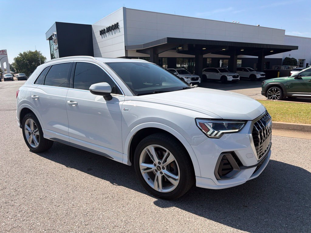 Used 2022 Audi Q3 2.0T Premium Plus w/ Premium Plus Package AWD/4WD image 1