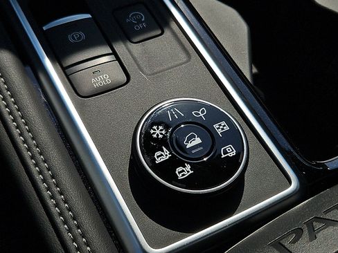 New 2026 Nissan Pathfinder Platinum AWD/4WD image 19