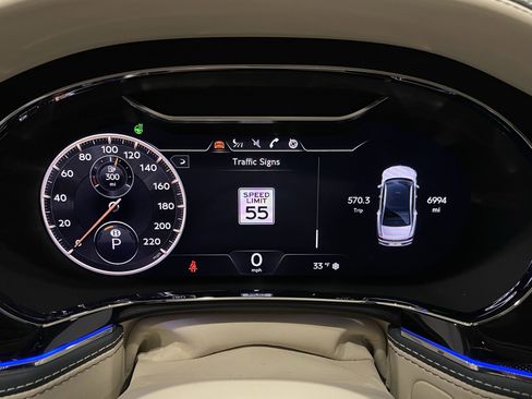 Used 2020 Bentley Flying Spur W12 image 20