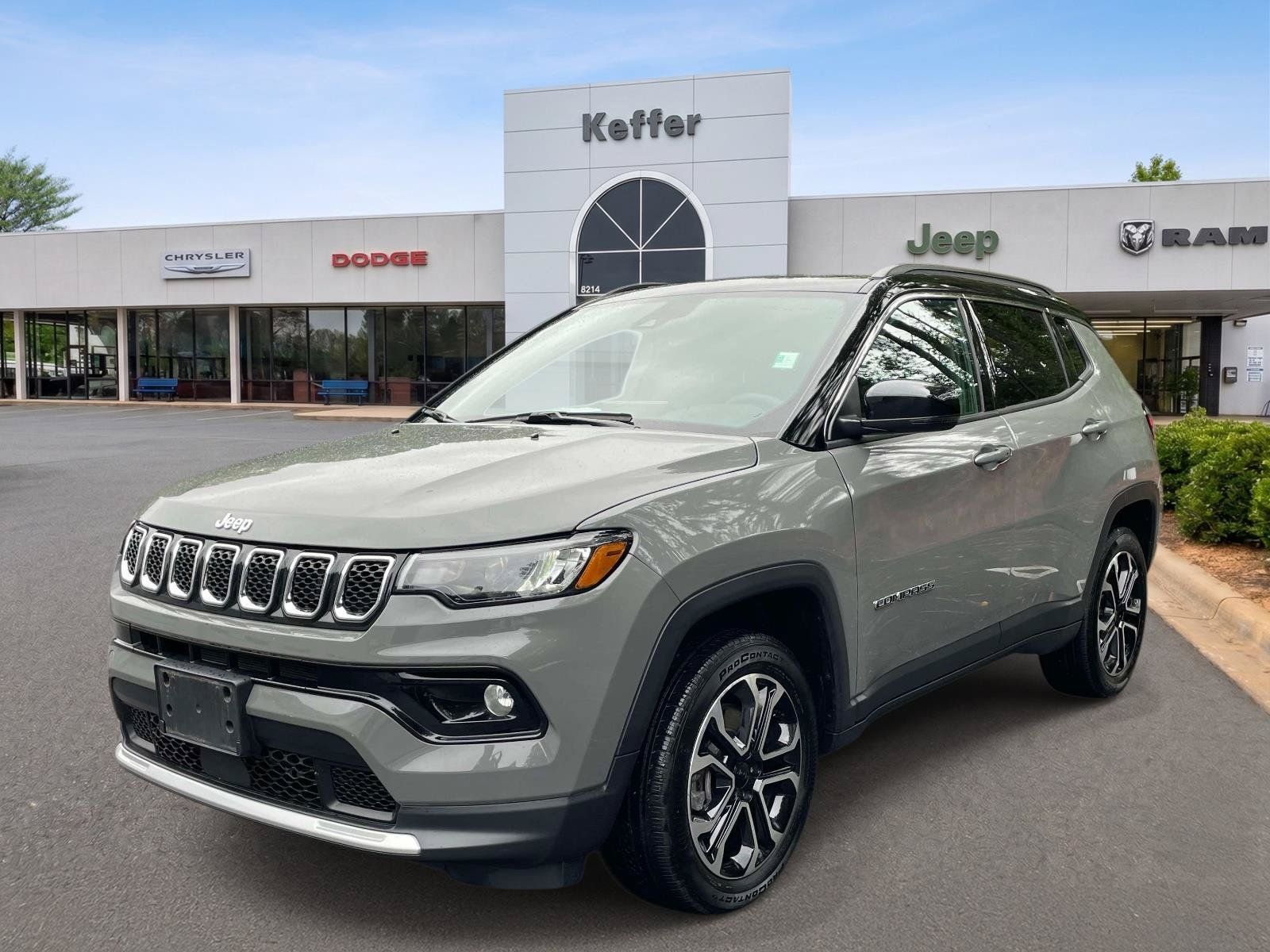 Used 2024 Jeep Compass Limited w/ Sun and Sound Group AWD/4WD image 1
