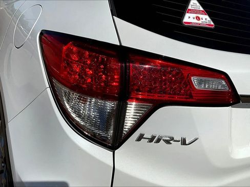 Used 2022 Honda HR-V LX image 32
