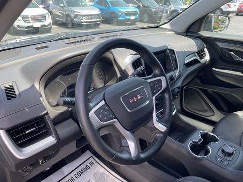 Used 2023 GMC Terrain SLT FWD image 10