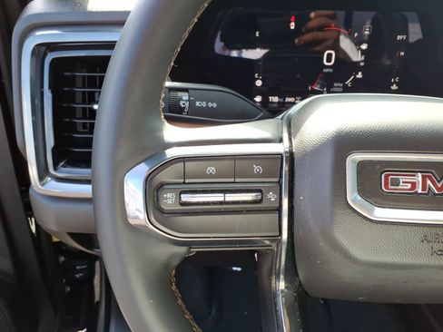 Used 2023 GMC Canyon AT4 w/ AT4 Premium Package AWD/4WD image 10