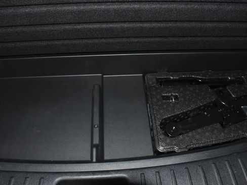 Used 2024 Kia Sorento S image 40