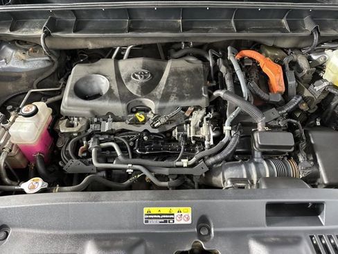 Used 2021 Toyota Highlander XLE image 10