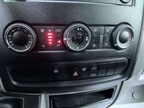 Used 2016 Mercedes-Benz Sprinter 2500 image 23