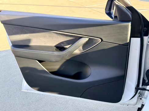 Used 2020 Tesla Model Y Long Range AWD/4WD image 38