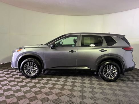 Used 2024 Nissan Rogue S image 4