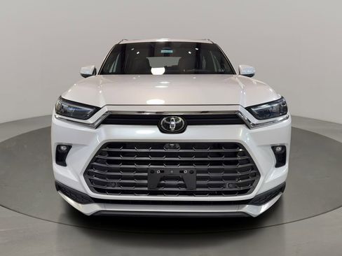 Used 2024 Toyota Grand Highlander AWD Hybrid image 2