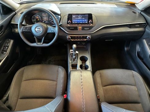 Used 2024 Nissan Altima 2.5 S FWD image 3