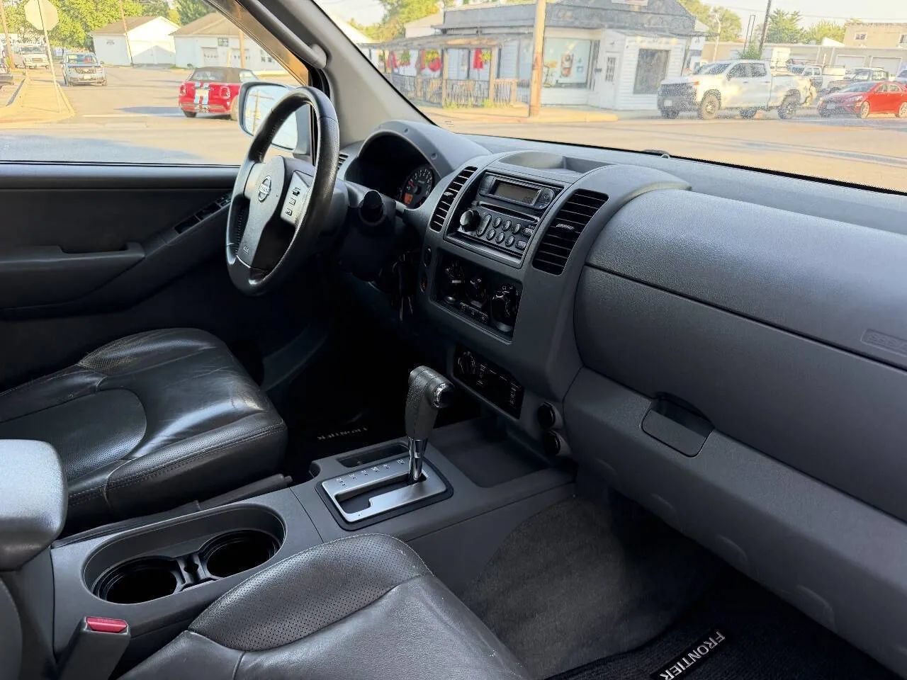 Used 2005 Nissan Frontier LE w/ (X01) Leather Pkg AWD/4WD image 36