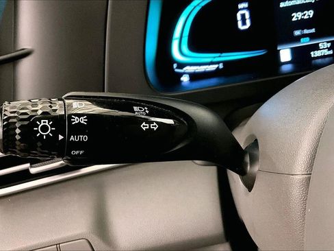 Used 2025 Hyundai Elantra Blue image 30