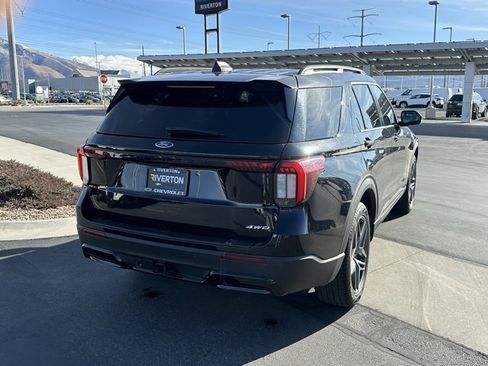 Used 2025 Ford Explorer ST-Line w/ ST-Line Street Pack image 29