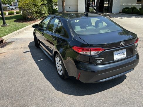 Used 2020 Toyota Corolla LE FWD image 8