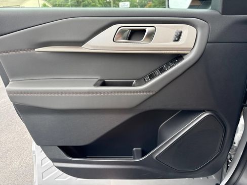 New 2026 Ford Explorer Active AWD/4WD image 11