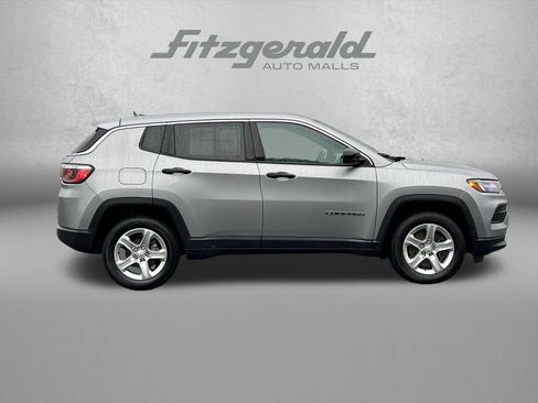 Used 2023 Jeep Compass Sport AWD/4WD image 3