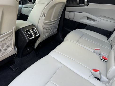 Used 2025 Kia Sorento S w/ Panoramic Sunroof Package FWD image 32