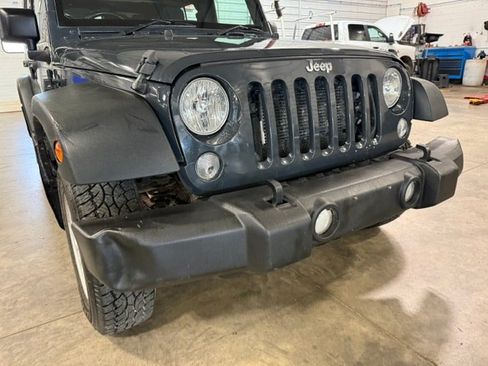 Used 2018 Jeep Wrangler Unlimited Sport AWD/4WD image 4