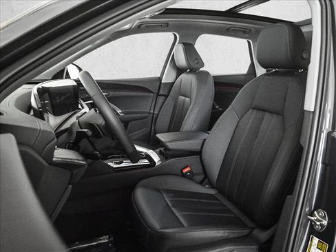 Certified 2025 Audi Q5 Premium Plus w/ Premium Plus image 17