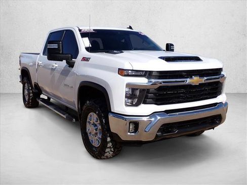 Used 2024 Chevrolet Silverado 2500 LT image 6