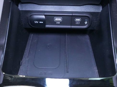 Used 2024 Kia Telluride EX w/ EX Captain's Chair Package image 39