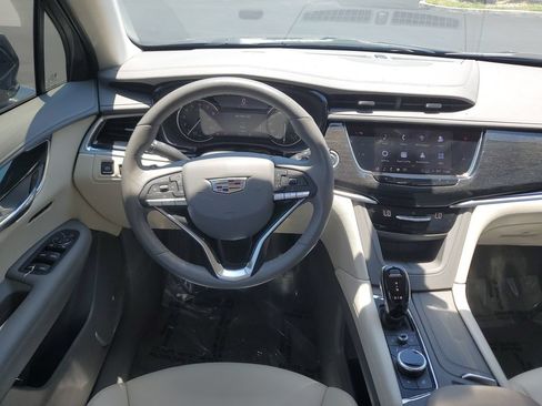 Certified 2022 Cadillac XT6 Premium Luxury AWD/4WD image 18