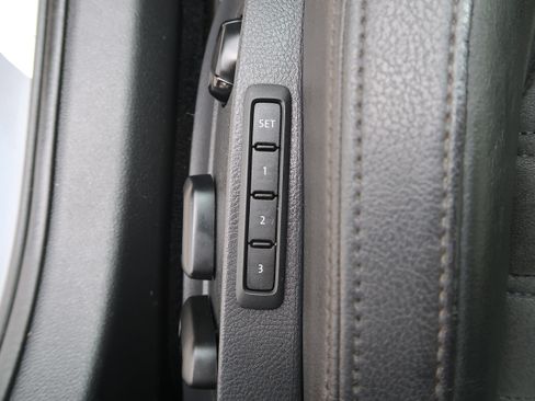 Used 2014 Volkswagen Passat TDI SEL Premium FWD image 22