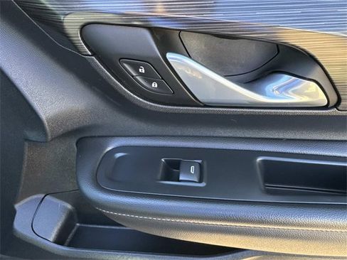 Used 2022 GMC Terrain SLT image 18