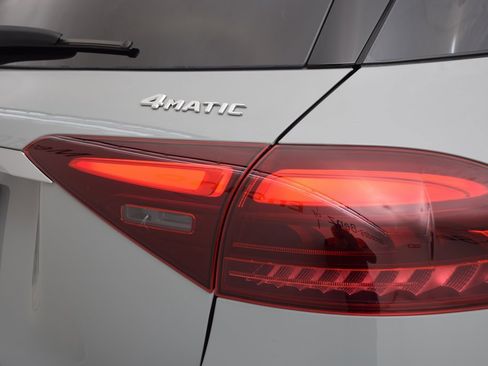 Used 2025 Mercedes-Benz GLE 350 4MATIC image 13