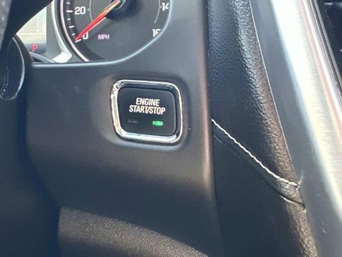 Used 2021 GMC Acadia SLE w/ Driver Convenience Package FWD image 27