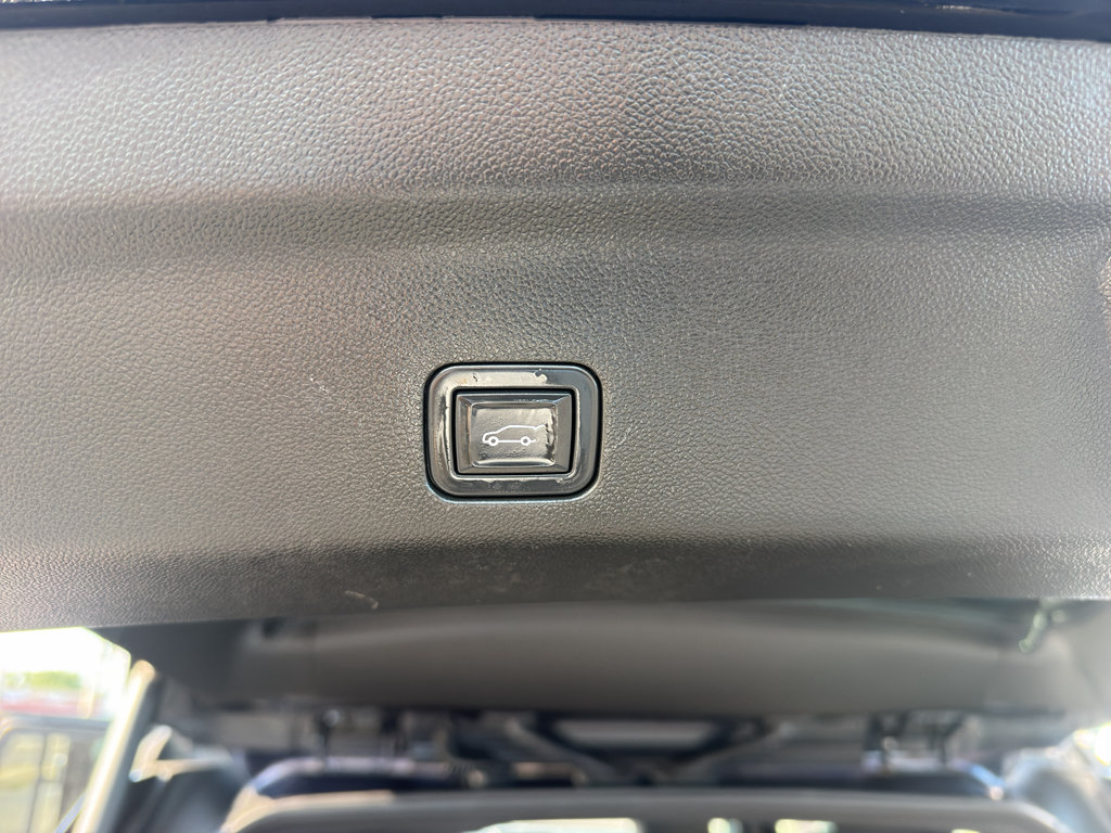 Used 2024 Chevrolet Tahoe LT AWD/4WD image 14