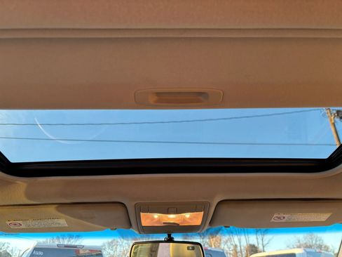 Used 2005 Toyota Avalon XL image 18