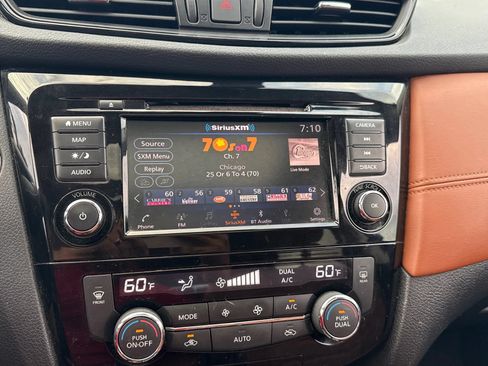 Used 2019 Nissan Rogue SL w/ Premium Package AWD/4WD image 18