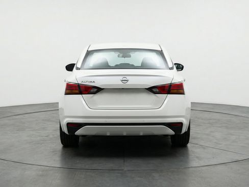 Used 2025 Nissan Altima 2.5 SV FWD image 7