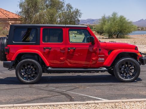 Used 2022 Jeep Wrangler Unlimited Sahara w/ Cold Weather Group image 7