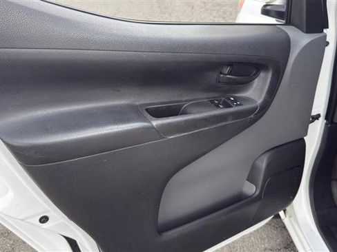 Used 2015 Nissan NV200 SV w/ Technology Package FWD image 6
